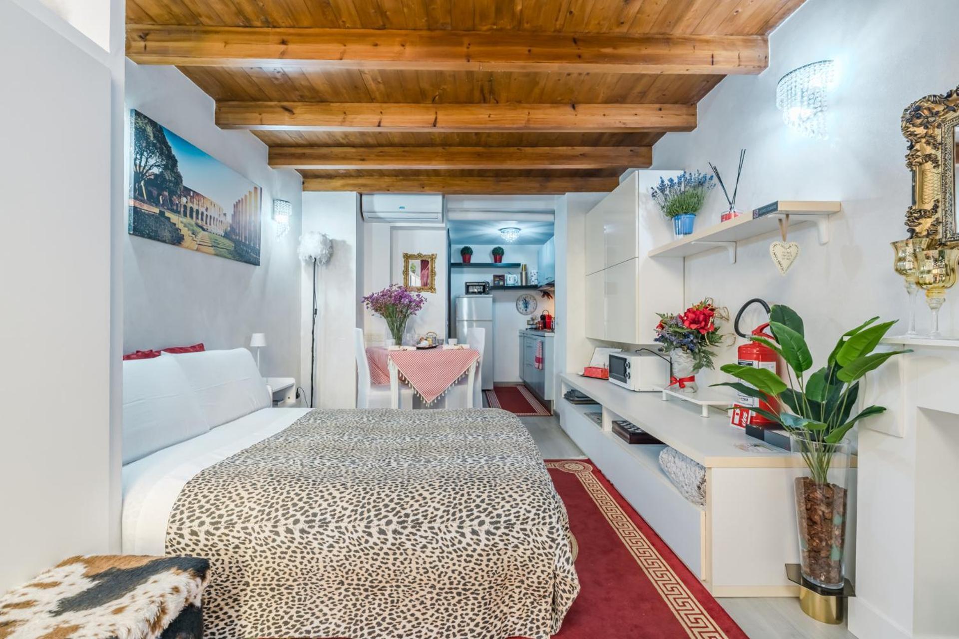 Diana Romantic Loft * Rome
